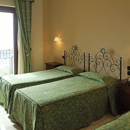 Hotel Primavera Dell'Etna Zafferana Etnea Eksteriør billede