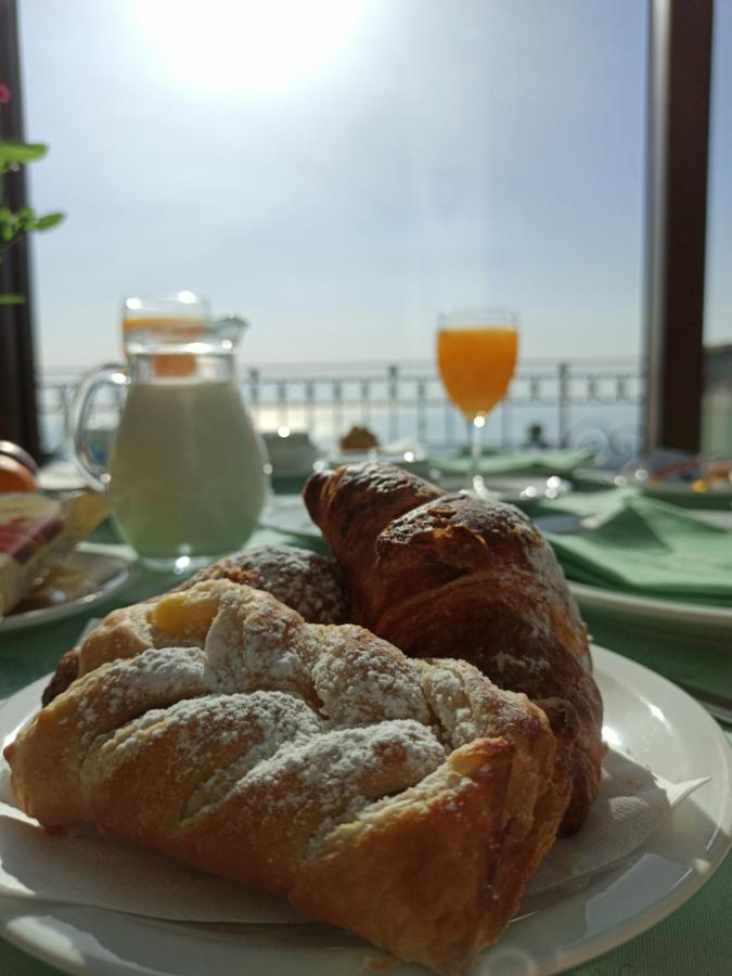 Hotel Primavera Dell'Etna Zafferana Etnea Eksteriør billede