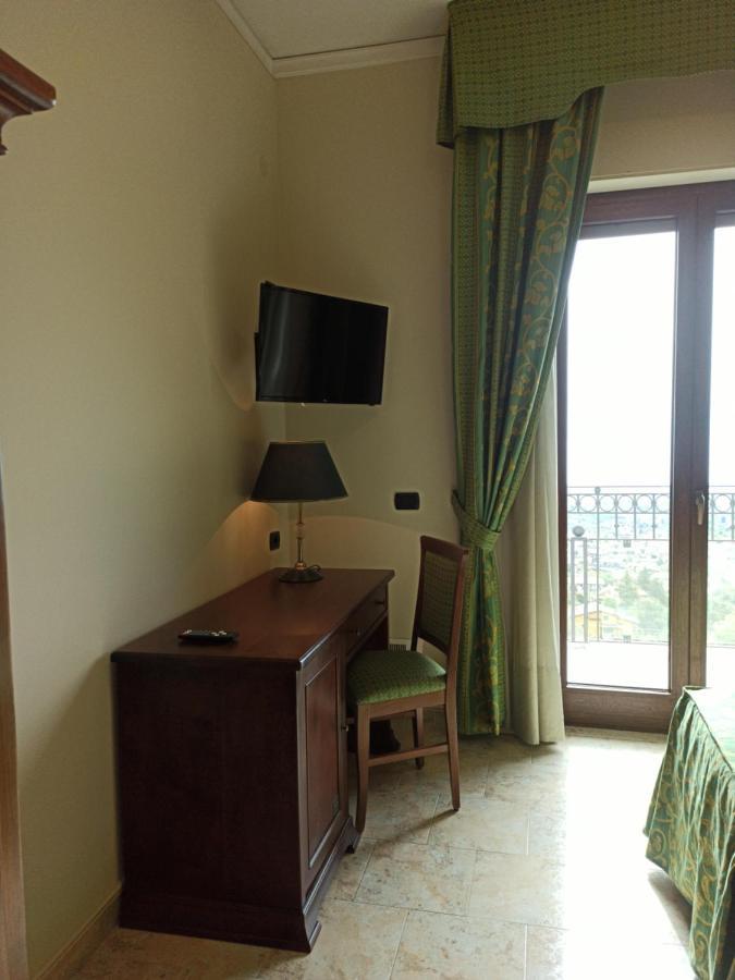 Hotel Primavera Dell'Etna Zafferana Etnea Eksteriør billede