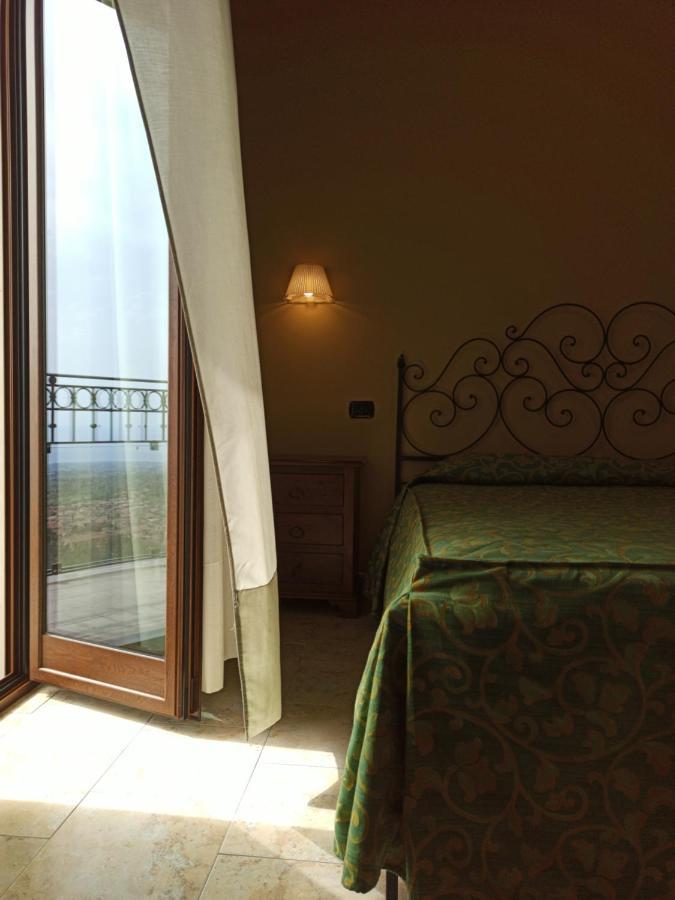 Hotel Primavera Dell'Etna Zafferana Etnea Eksteriør billede