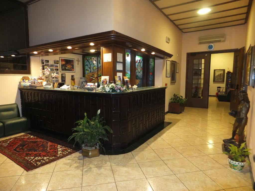 Hotel Primavera Dell'Etna Zafferana Etnea Eksteriør billede